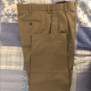 NWOT Pleated Khakis